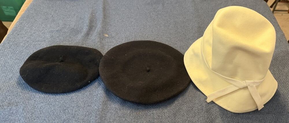Auth Vnt Black Wool Bucket Derby Cloche Hat Mr. John 70s White Black Beret Lot 3